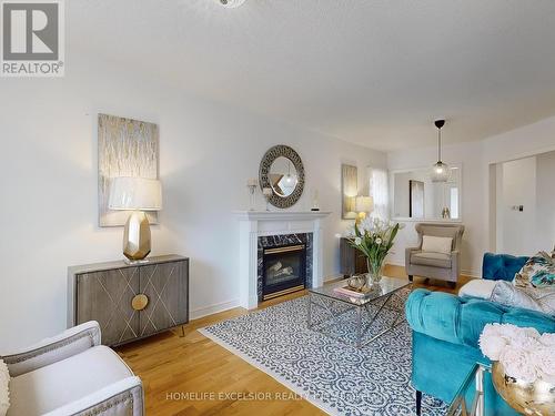 15 Frobisher Street, Richmond Hill (Langstaff), ON - Indoor Photo Showing Living Room With Fireplace