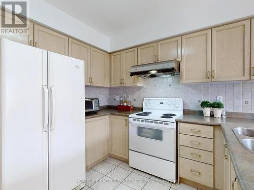 15 Frobisher Street, Richmond Hill, ON - Indoor Photo Showing Kitchen With Double Sink