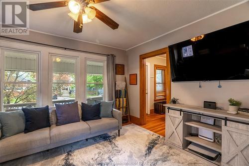 1550 Church Street, Windsor, ON - Indoor Photo Showing Living Room