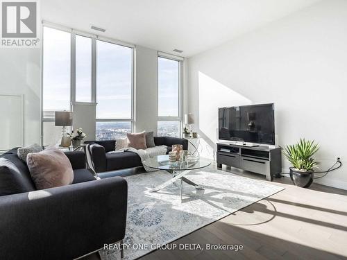 Gph2 4055 Parkside Villag Drive, Mississauga, ON - Indoor Photo Showing Living Room