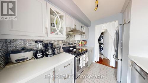 712 - 330 Mccowan Road, Toronto (Eglinton East), ON - Indoor Photo Showing Kitchen