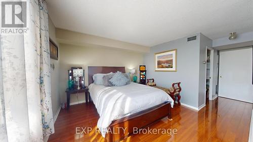 712 - 330 Mccowan Road, Toronto (Eglinton East), ON - Indoor Photo Showing Bedroom