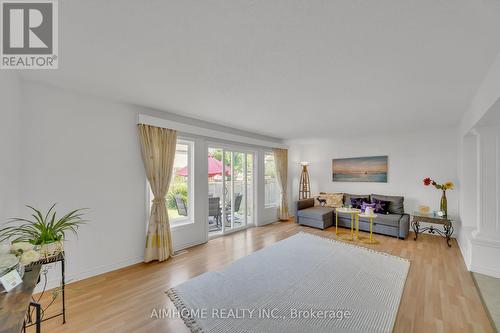 20 Wilkie Crescent, Guelph (Pine Ridge), ON - Indoor Photo Showing Living Room