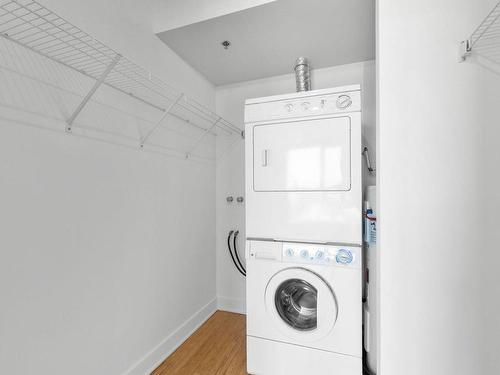 1031-950 Rue Notre-Dame O., Montréal (Le Sud-Ouest), QC - Indoor Photo Showing Laundry Room