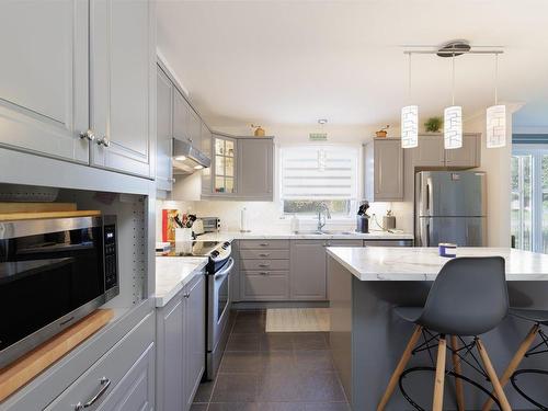 Cuisine - 416 Rue Des Frênes, Les Cèdres, QC - Indoor Photo Showing Kitchen With Upgraded Kitchen