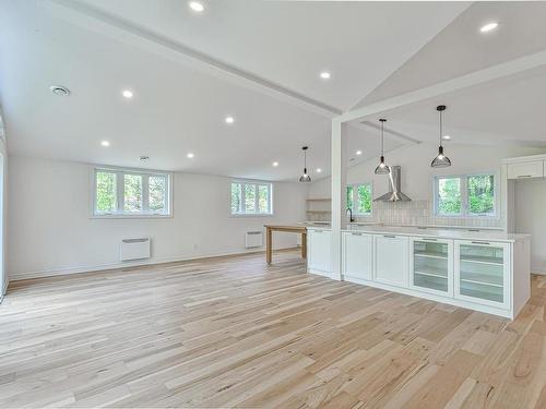 Salle Ã  manger - 55 Ch. De Normandie, Sainte-Agathe-Des-Monts, QC - Indoor Photo Showing Kitchen With Upgraded Kitchen