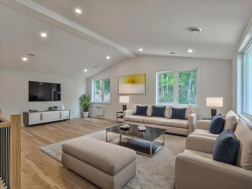 Salon - 55 Ch. De Normandie, Sainte-Agathe-Des-Monts, QC - Indoor Photo Showing Living Room