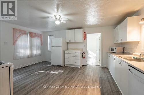 215 Louisa Street, Cornwall (717 - Cornwall), ON - Indoor Photo Showing Kitchen With Double Sink