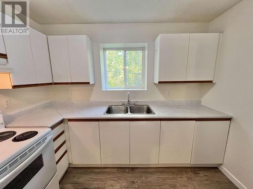 200 Bettcher Street, Quesnel, BC - Indoor Photo Showing Kitchen With Double Sink