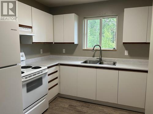 200 Bettcher Street, Quesnel, BC - Indoor Photo Showing Kitchen With Double Sink