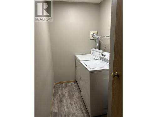 200 Bettcher Street, Quesnel, BC - Indoor Photo Showing Laundry Room