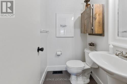 394 4Th Street W, Collingwood, ON - Indoor Photo Showing Bathroom