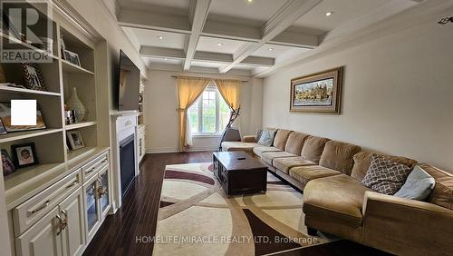 4 Lavallee Crescent, Brampton (Credit Valley), ON - Indoor Photo Showing Living Room