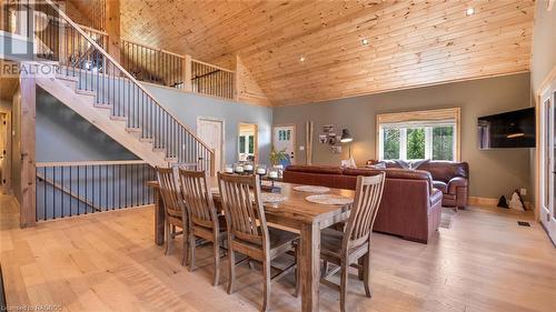 143 Oliphant Way, South Bruce Peninsula, ON - Indoor Photo Showing Dining Room