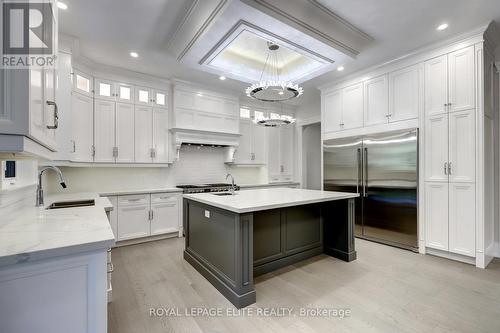 290 Southcote Road, Hamilton (Ancaster), ON - Indoor Photo Showing Kitchen With Upgraded Kitchen