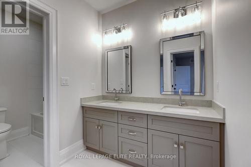 290 Southcote Road, Hamilton (Ancaster), ON - Indoor Photo Showing Bathroom