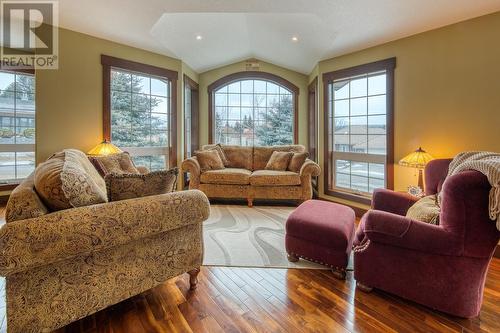 5144 Riverview  Road, Fairmont Hot Springs, BC - Indoor Photo Showing Living Room