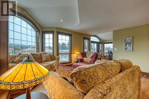 5144 Riverview  Road, Fairmont Hot Springs, BC - Indoor Photo Showing Living Room