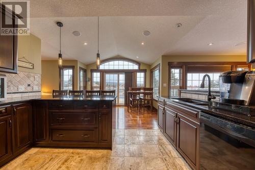 5144 Riverview  Road, Fairmont Hot Springs, BC - Indoor Photo Showing Kitchen With Upgraded Kitchen