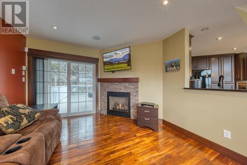 5144 Riverview  Road, Fairmont Hot Springs, BC - Indoor Photo Showing Living Room With Fireplace