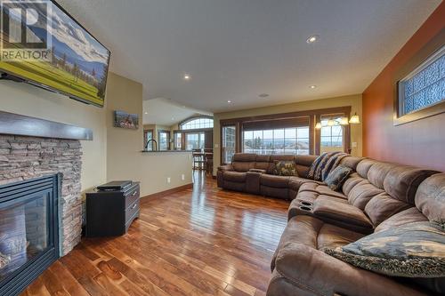 5144 Riverview  Road, Fairmont Hot Springs, BC - Indoor Photo Showing Living Room With Fireplace