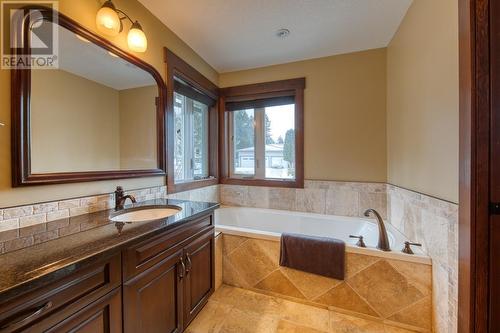 5144 Riverview  Road, Fairmont Hot Springs, BC - Indoor Photo Showing Bathroom