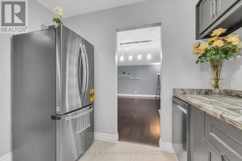 198 - 230 Clarke Road, London, ON - Indoor Photo Showing Kitchen