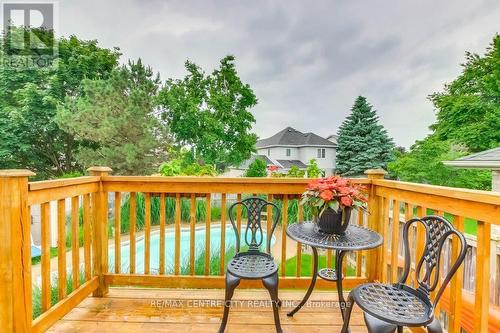 555 Wellington Street, St. Thomas, ON - Outdoor With In Ground Pool With Deck Patio Veranda