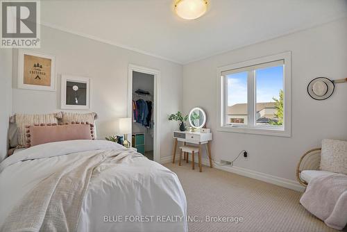 965 Gleneagle Trail, London, ON - Indoor Photo Showing Bedroom