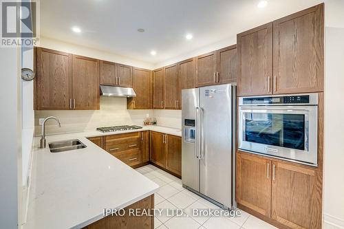 633 Mockridge Terrace, Milton (Harrison), ON - Indoor Photo Showing Kitchen With Double Sink