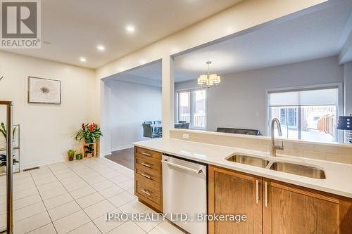 633 Mockridge Terrace, Milton, ON - Indoor Photo Showing Kitchen With Double Sink