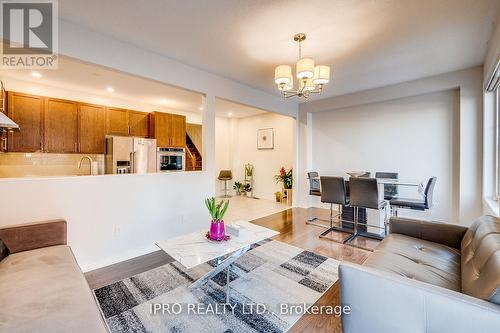 633 Mockridge Terrace, Milton, ON - Indoor Photo Showing Living Room