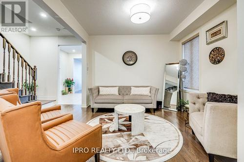 633 Mockridge Terrace, Milton (Harrison), ON - Indoor Photo Showing Living Room