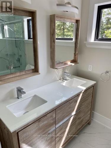 38 Botfield Avenue, Toronto (Islington-City Centre West), ON - Indoor Photo Showing Bathroom