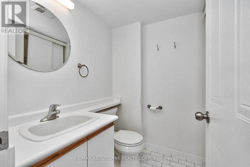 603 - 1270 Maple Crossing Boulevard, Burlington, ON - Indoor Photo Showing Bathroom