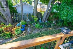 Private back deck area - 