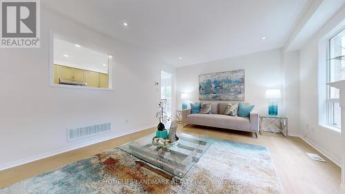 67 Lucien Street, Markham (Village Green-South Unionville), ON - Indoor Photo Showing Living Room