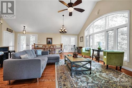 1020 Carson Trail, North Frontenac (Frontenac North), ON - Indoor Photo Showing Living Room