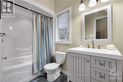 1020 Carson Trail, North Frontenac (Frontenac North), ON - Indoor Photo Showing Bathroom