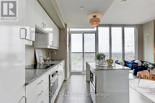 3201 - 426 University Avenue, Toronto (University), ON - Indoor Photo Showing Kitchen With Upgraded Kitchen