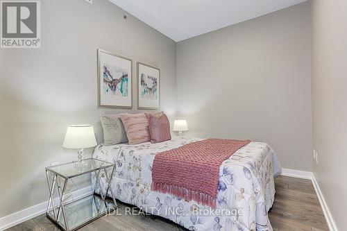 3201 - 426 University Avenue, Toronto (University), ON - Indoor Photo Showing Bedroom