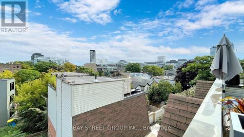 447A Queen Street E, Toronto (Moss Park), ON - Outdoor With View