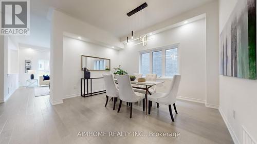 7 Goodwin Court, East Gwillimbury, ON - Indoor Photo Showing Dining Room