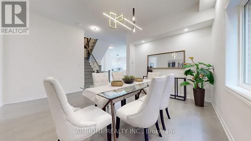 7 Goodwin Court, East Gwillimbury, ON - Indoor Photo Showing Dining Room