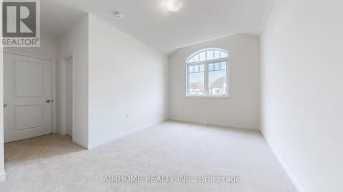 7 Goodwin Court, East Gwillimbury, ON - Indoor Photo Showing Other Room