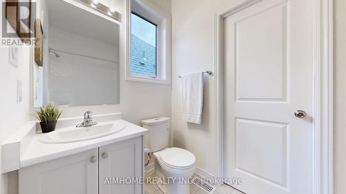 7 Goodwin Court, East Gwillimbury, ON - Indoor Photo Showing Bathroom