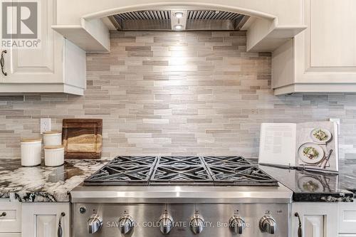 362 King Street, Caledon, ON - Indoor Photo Showing Kitchen With Upgraded Kitchen