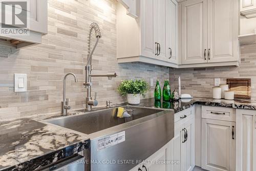 362 King Street, Caledon, ON - Indoor Photo Showing Kitchen With Upgraded Kitchen