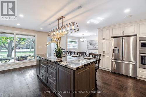 362 King Street, Caledon, ON - Indoor Photo Showing Kitchen With Upgraded Kitchen