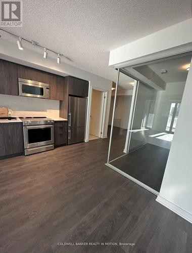 302 - 30 Samuel Wood Way, Toronto (Islington-City Centre West), ON - Indoor Photo Showing Kitchen